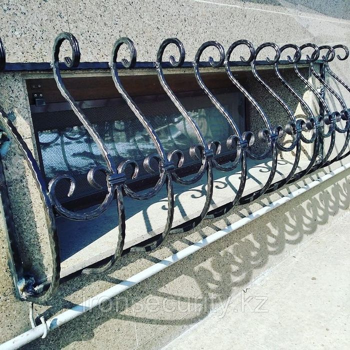 Решётки на окна балкон