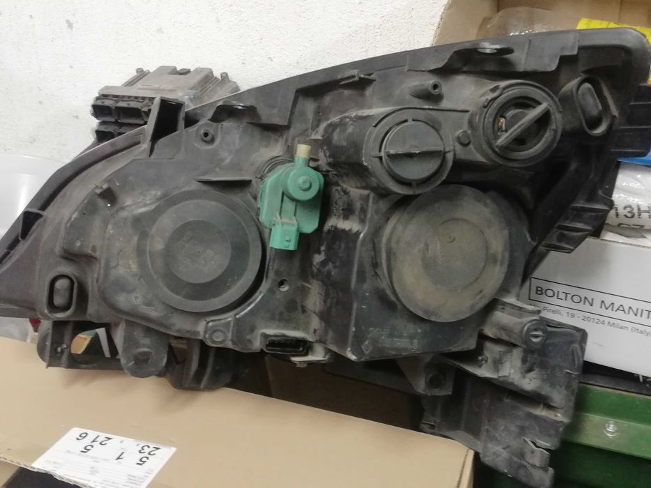 ПРОДАВАМ фар десен  с лупа за РЕНО МЕГАН-СЦЕНИК 2  -   2007 Г