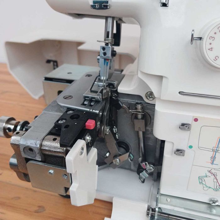 Janome 204D(Япония). Год гарантии/Металл/Комплект.