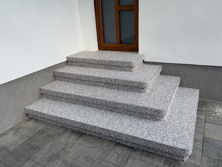 Covor de piatra naturala. Rasina poliuretanica nr 1 in Europa.