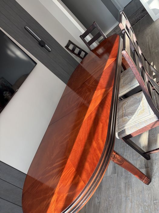 Продам стол в хорошем состоянии