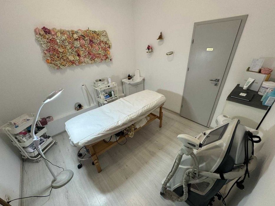 SALON DE ÎNFRUMUSEȚARE -complet echipat