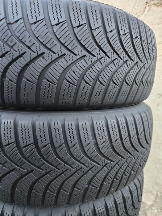 4бр. 185 60 15 Hankook зимни.