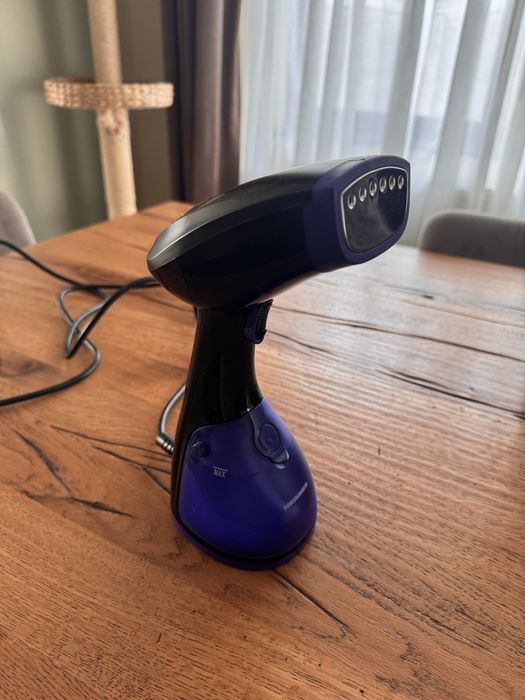 Aparat de calcat vertical cu aburi Heinner