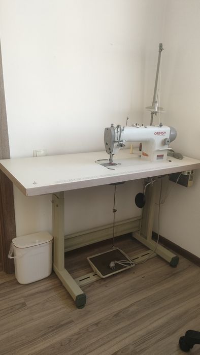 Швейная машина Gemsy