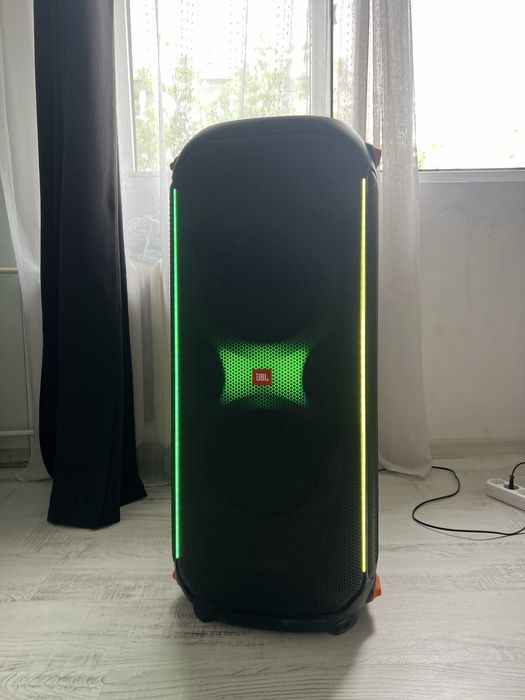 Vând boxa JBL PartyBox 710