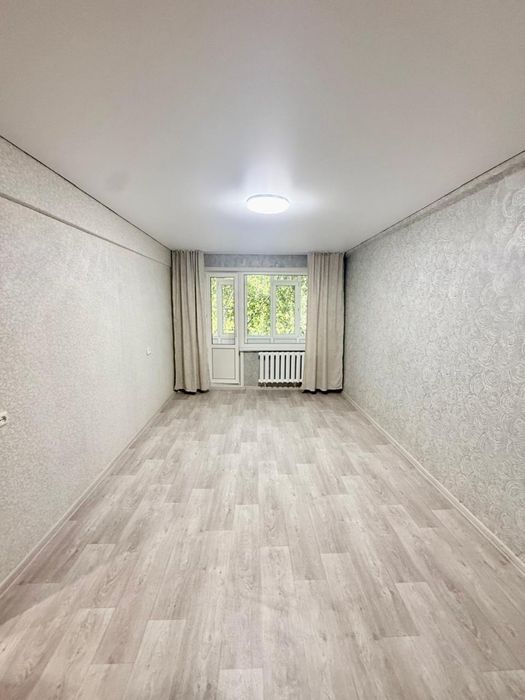 Продам 1,5 комнатную квартиру по адресу сатпаева 8