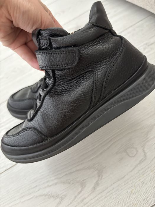 Продам детские ботинки Тифлани