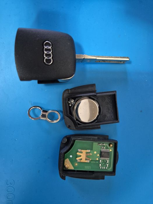 Ключ audi a3,а4,а6,a8,ТТ Temic Manila 4D0 837 231N 434,92mhz