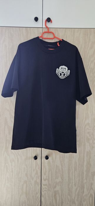 Vând tricouri Louis Vuitton noi