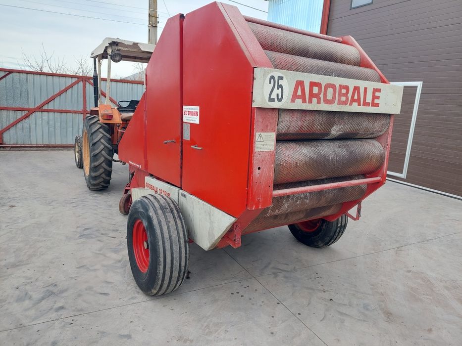 Presa de balotat balotiera rotunda claas rollant 44s 46 aroballe