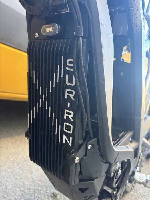 Sur-Ron Road Legal документи, година на производство 2022. Моторът е на реални 3200 км и е в топ техническо и визуално състояние – качваш се и караш