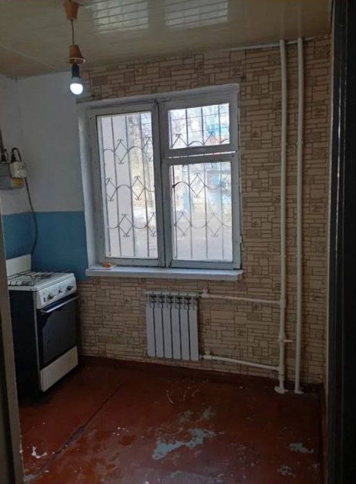 Srochna kvartira sotiladi 19.200$