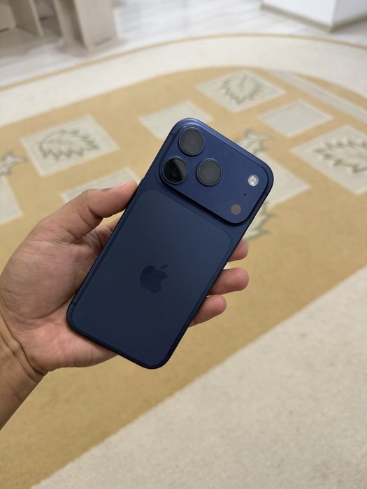 Продам айфон 17 про