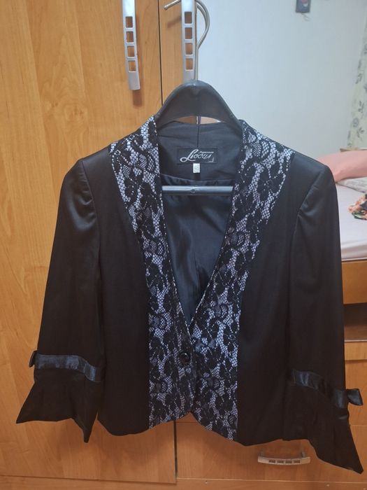 Дамско стилно сако