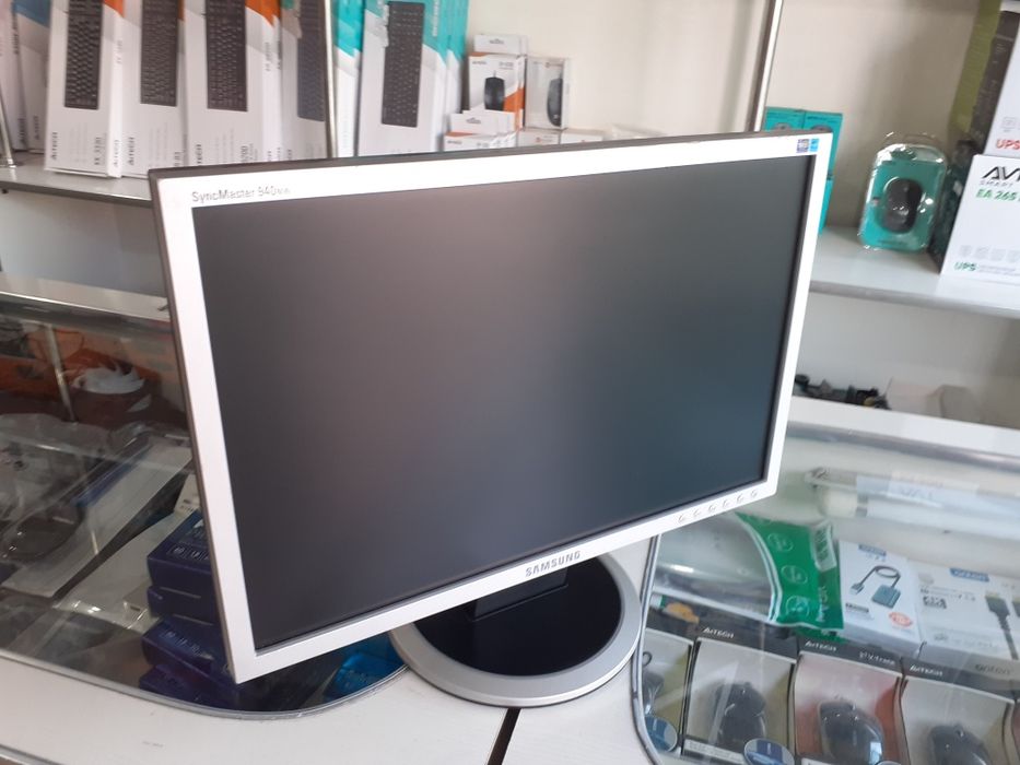 Monitor Samsung-19 dumm