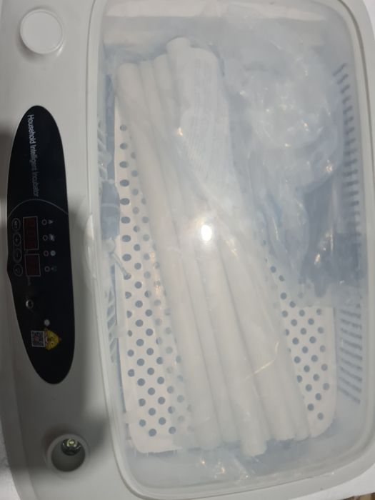 Inkubator yangi sotiladi