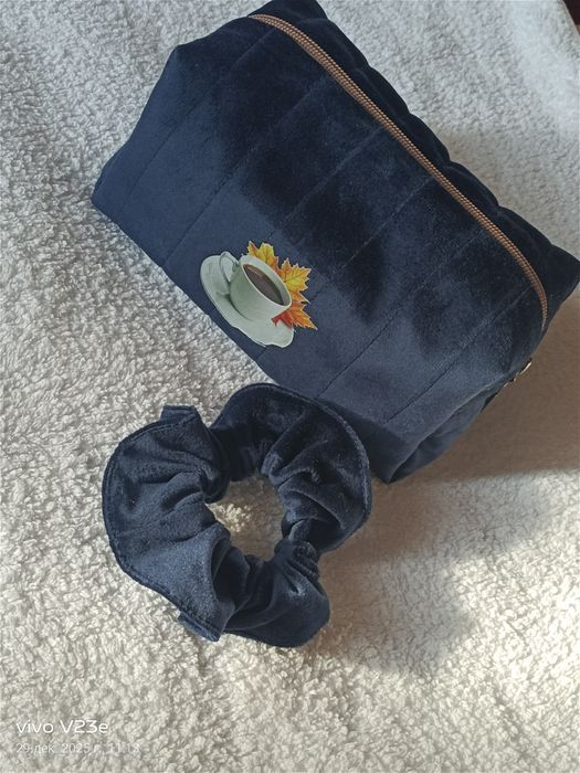 Косметичка+ резинка шашқа арналған.