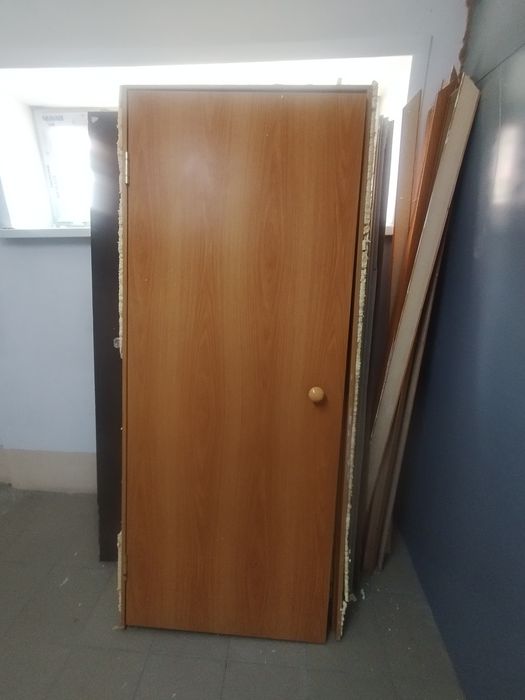 Продам межкомнатные двери