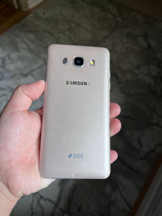 Samsung J5 16гб без коробки