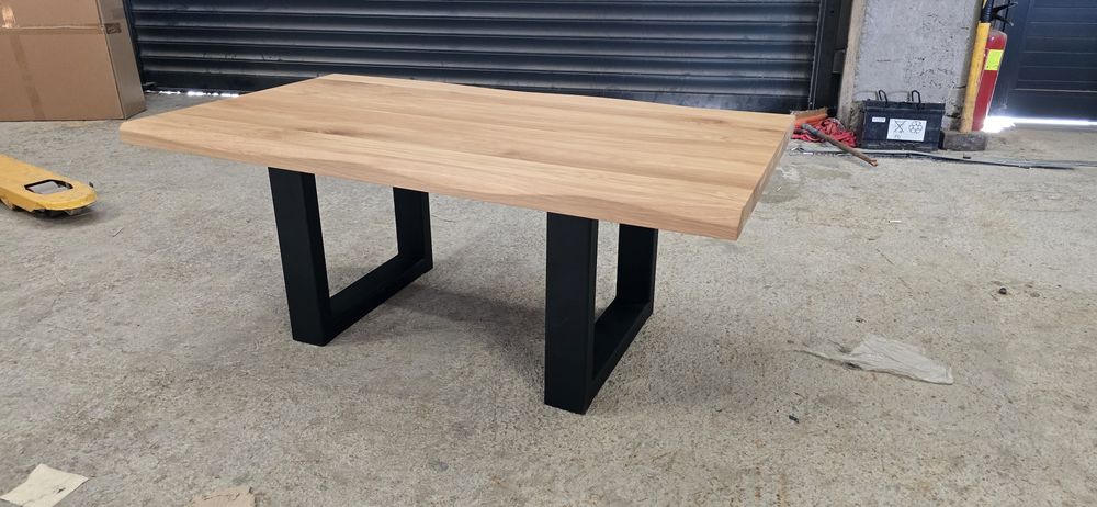 Дървен плот за холна маса