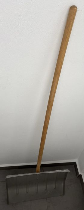 Vand lopata mare de zapada de aluminiu si maner de lemn