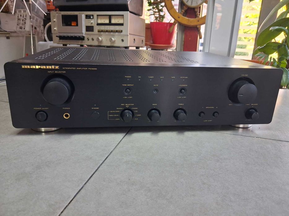 Marantz PM-4000 stereo amplifier