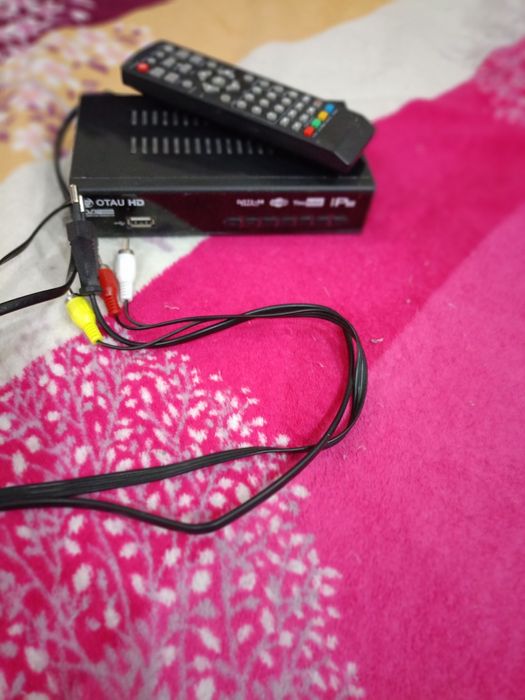 Продам всё работает приставка кабелному