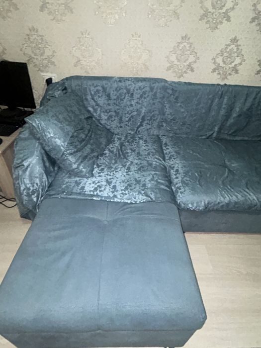Продам диван в хорошем состояние