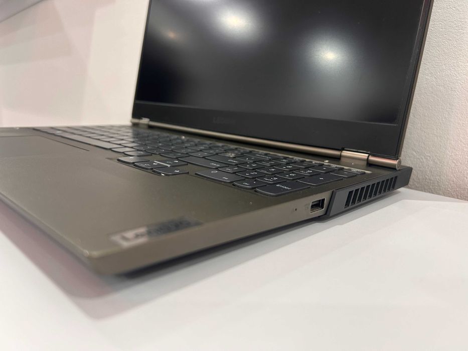 Laptop Gaming Lenovo Legion Creator 7 15IMH05 Defect