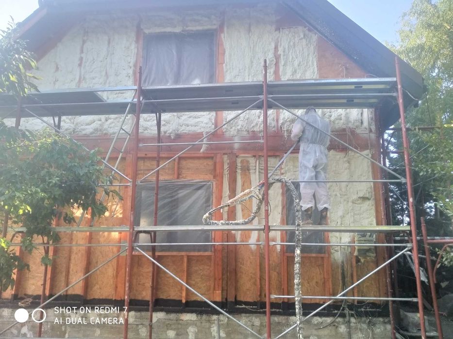 Izolație cu spuma poliuretanica celula inchisa sau celula deschisa