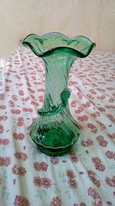 Продам вазу для цветов