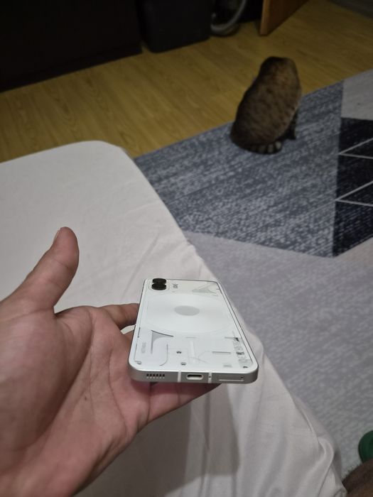 Nothing Phone 2 în stare bună primul proprietar