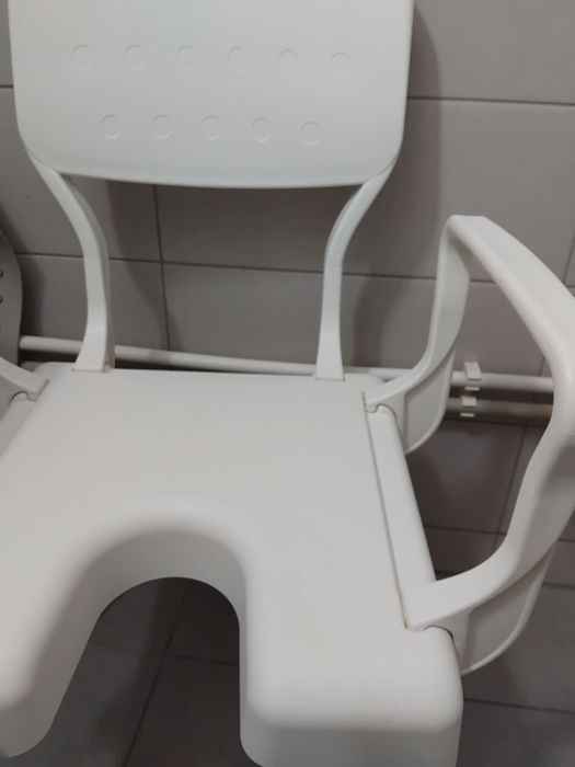 Scaun dus si toaleta dizabilitati/handicap/batrani