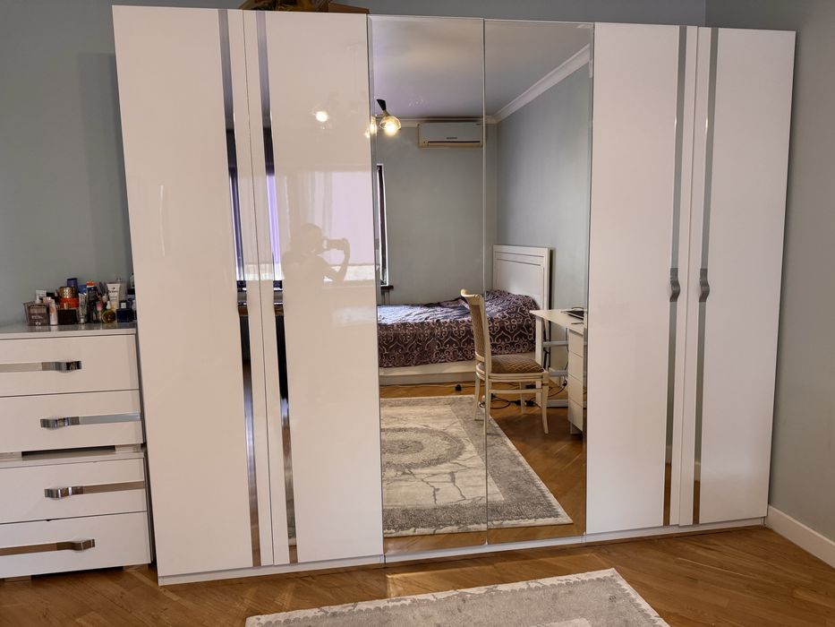 Спальный гарнитур