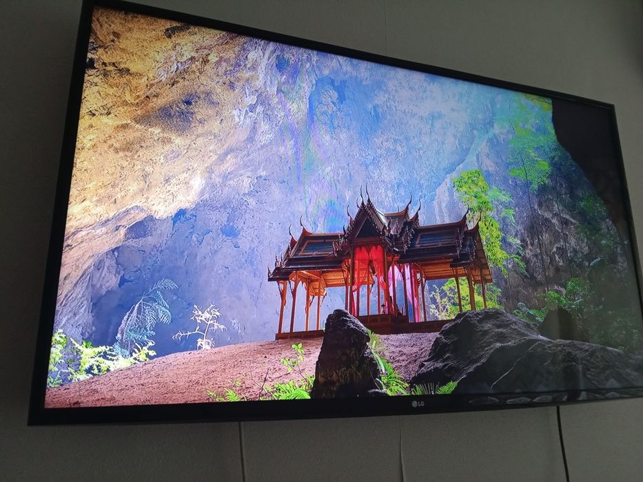 Большой LG-110см.4K ULTRA HD Smart WIFI T2