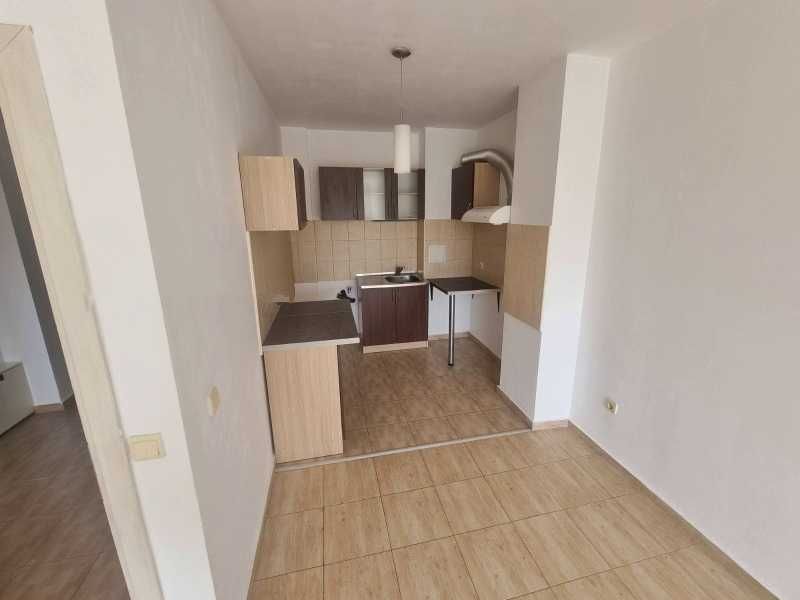 Дава се под наем Двустаен апартамент в София, Люлин 6 - 60 кв.м за 356.49 € - Снимка #1