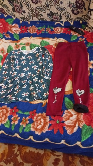 Продам 2 пакета вещей на девочку