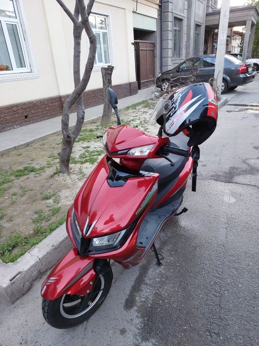 Скутер Wasat сотилади бензин