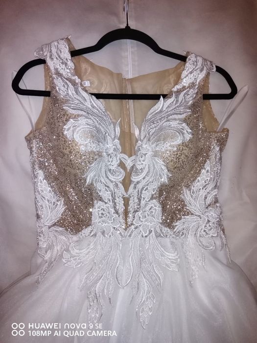 Rochie mireasa nou nouta nepurtată cu cerc !!