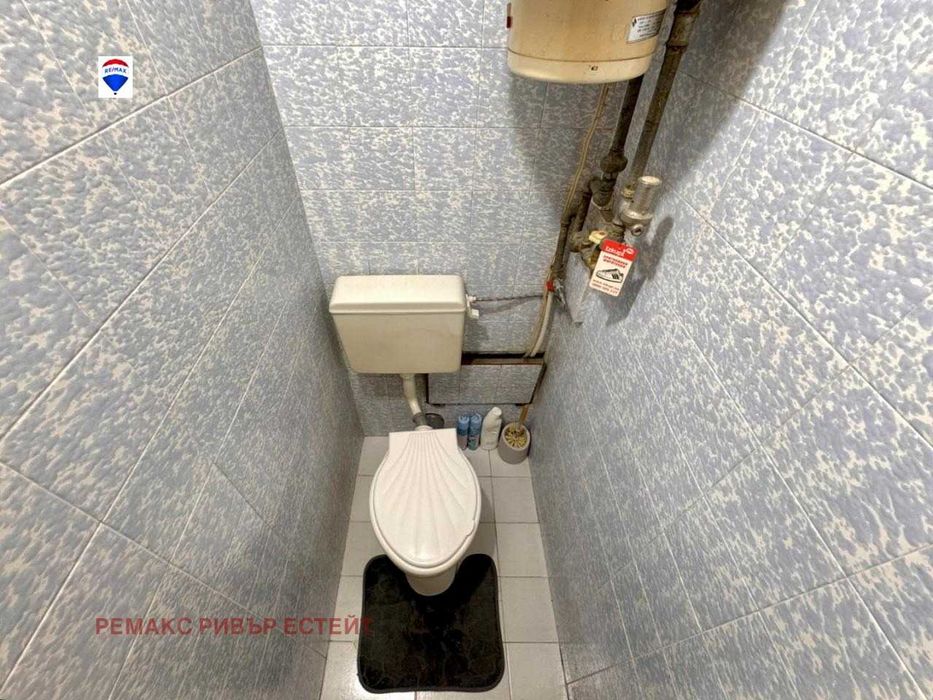 Дава се под наем Тристаен апартамент в Русе, Централен южен район - 86 кв.м за 306 € - Снимка #10