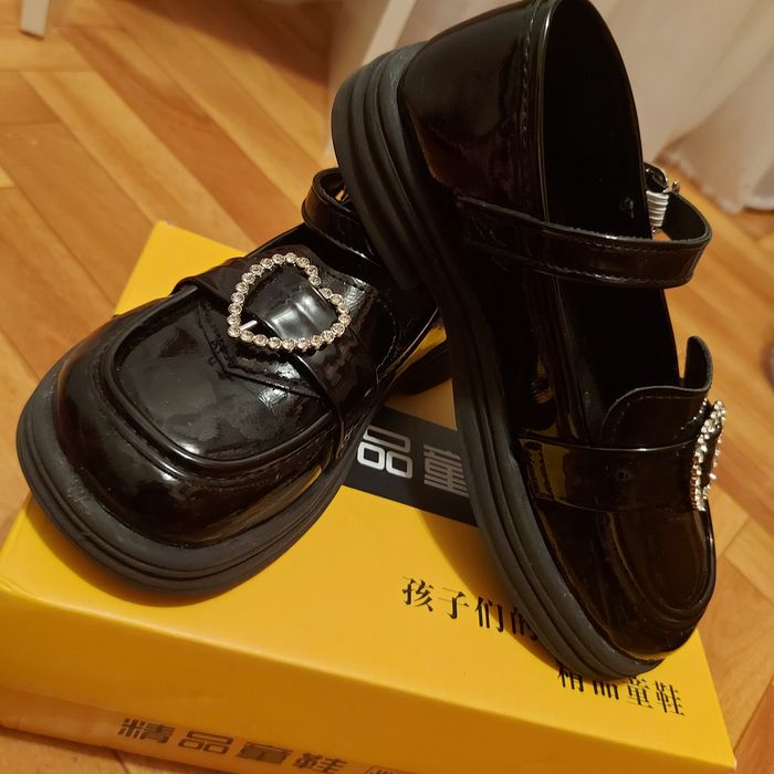 Лоферы лакированные