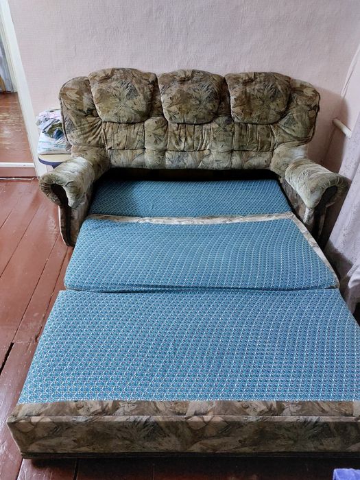 Продам диван и кресла