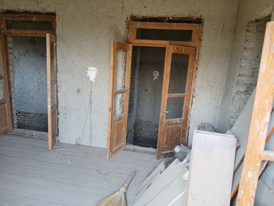 Уй ховли сотилади. Паярик Эшимоксок киш Коллеж оркасида