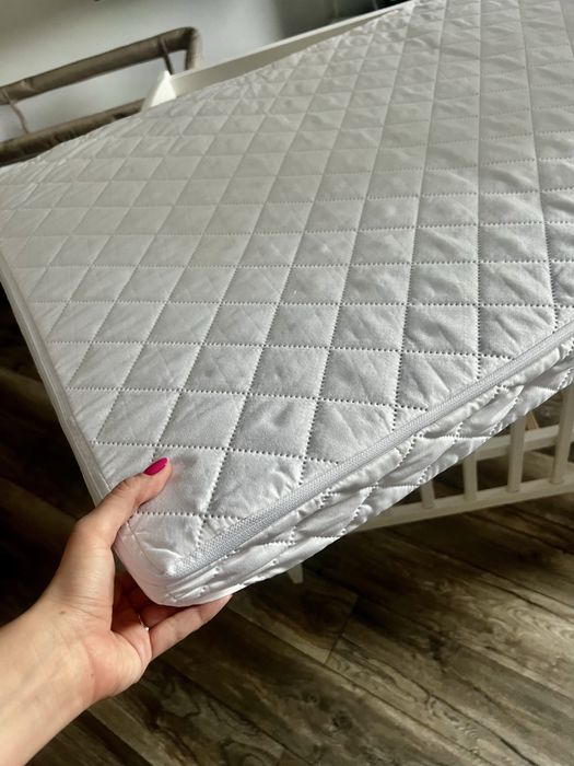 Pătuț lemn masiv Bebebliss Orelia + saltea cocos + 2 protecții impermeabile + 4 cearceafuri in