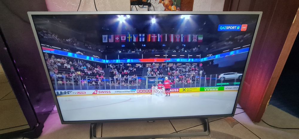 Смарт тв Philips 4k Ambjlihgt.