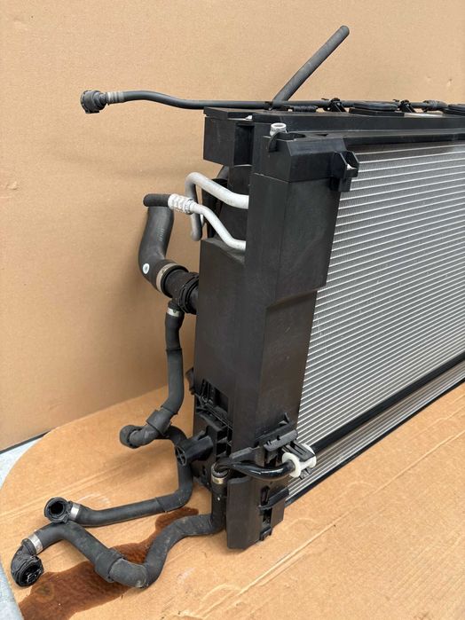 Оригинална Пачка С Радиатори И Перка 400W За БМВ Ф07 Ф10 Ф11  7618768 8672011 BMW F10 F11 F07