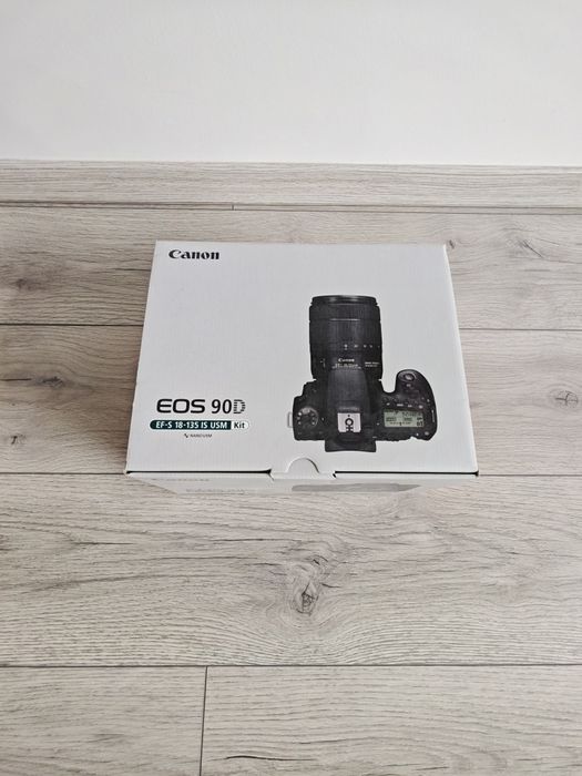 VAND Aparat foto CANON EOS 90D DSLR 32.5MP 4K KIT cu Obiectiv 18-135mm IS Nano USM