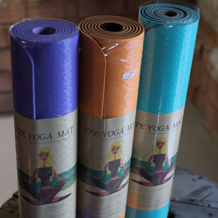 Йога мат постелка/шалте за йога/тренировки НОВИ