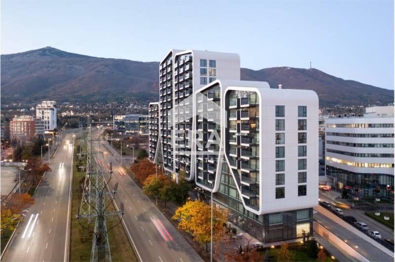 Продава се Тристаен апартамент в София, Манастирски ливади - 152 кв.м за 1762 €/кв.м - Снимка #8